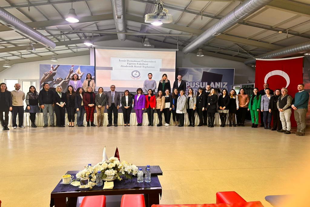 Fakültemiz 2023 Güz dönemi akademik kurul toplantısı 24.01.2024 tarihinde üniversitemiz konferans salonunda gerçekleştirilmiştir.